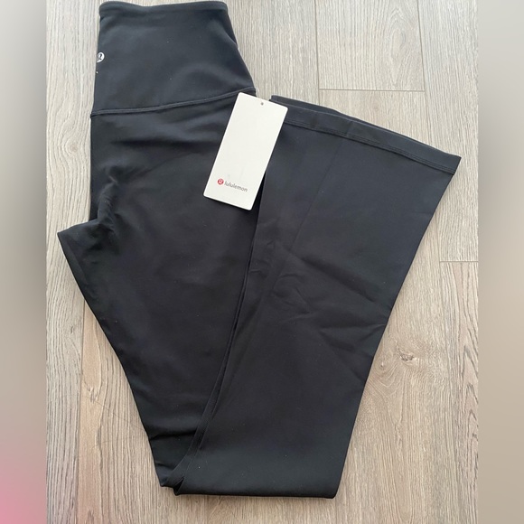 ⭐️Lululemon Align Mini Flare Pant 32” Black Size10⭐️ - Picture 9 of 10